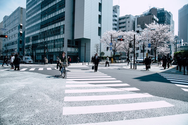 和田为何勤工俭学对在日本的留学生的职业生涯至关重要？